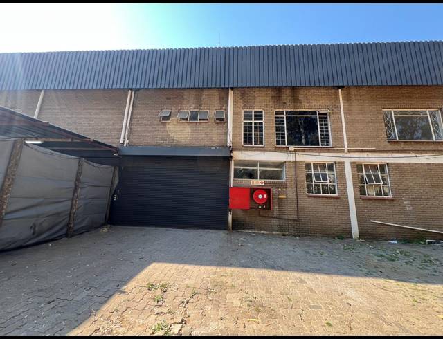 220M² WAREHOUSE TO LET IN FERNDALE